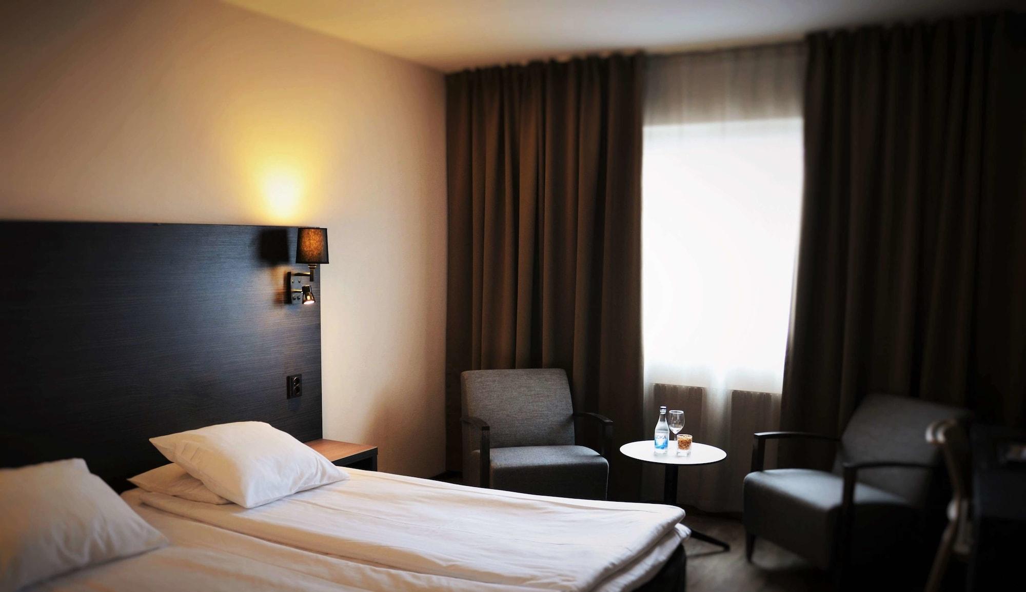 Best Western Hotel Scheele Köping Esterno foto